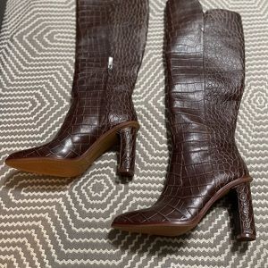 Vince Camuto VC-PALLEY knee heeled boots size 7 Brown